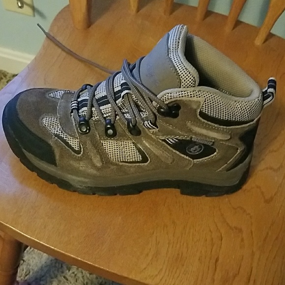 nevados Shoes - Women's hiking boots